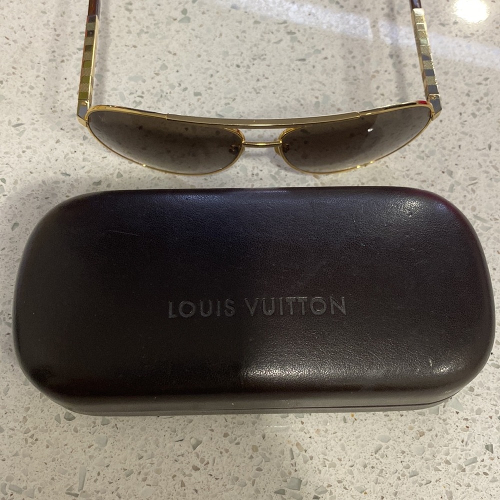 Louis Vuitton Aviator sunglasses - Picture 14 of 16